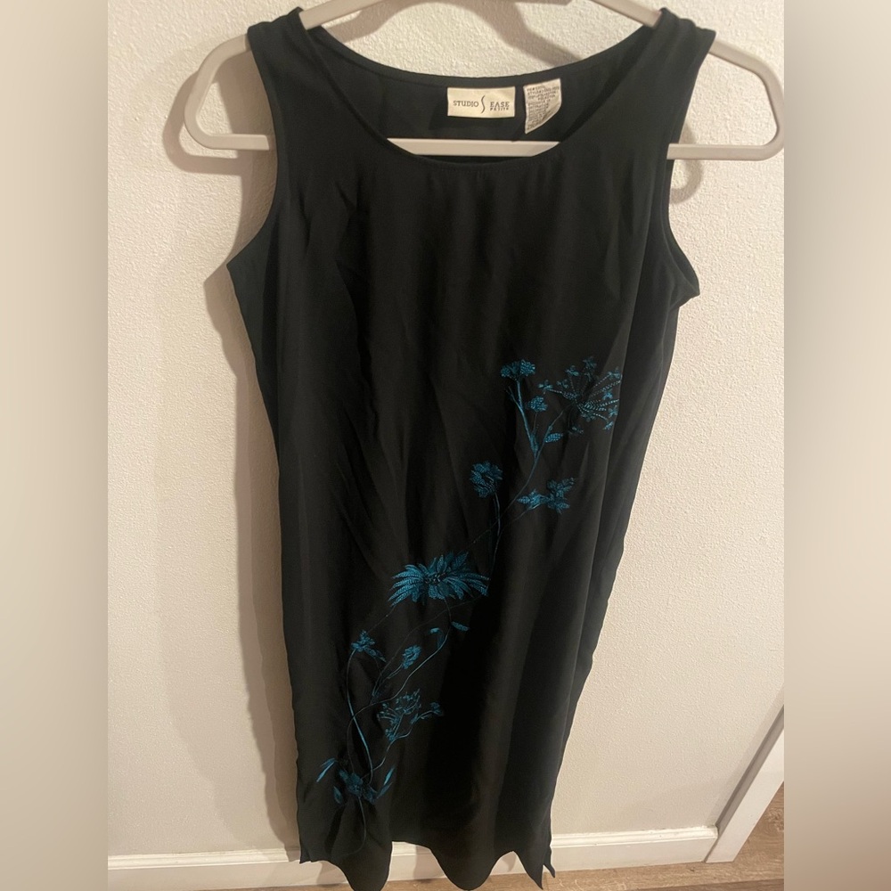Studio Ease Elegant Black Dress with Blue Floral Embroidery Size 8P